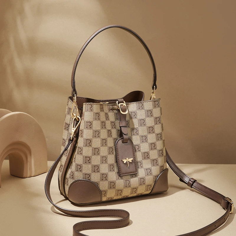 REDDRAGONFLY/红蜻蜓2024新款通勤百搭手提单肩斜跨水桶包包女X