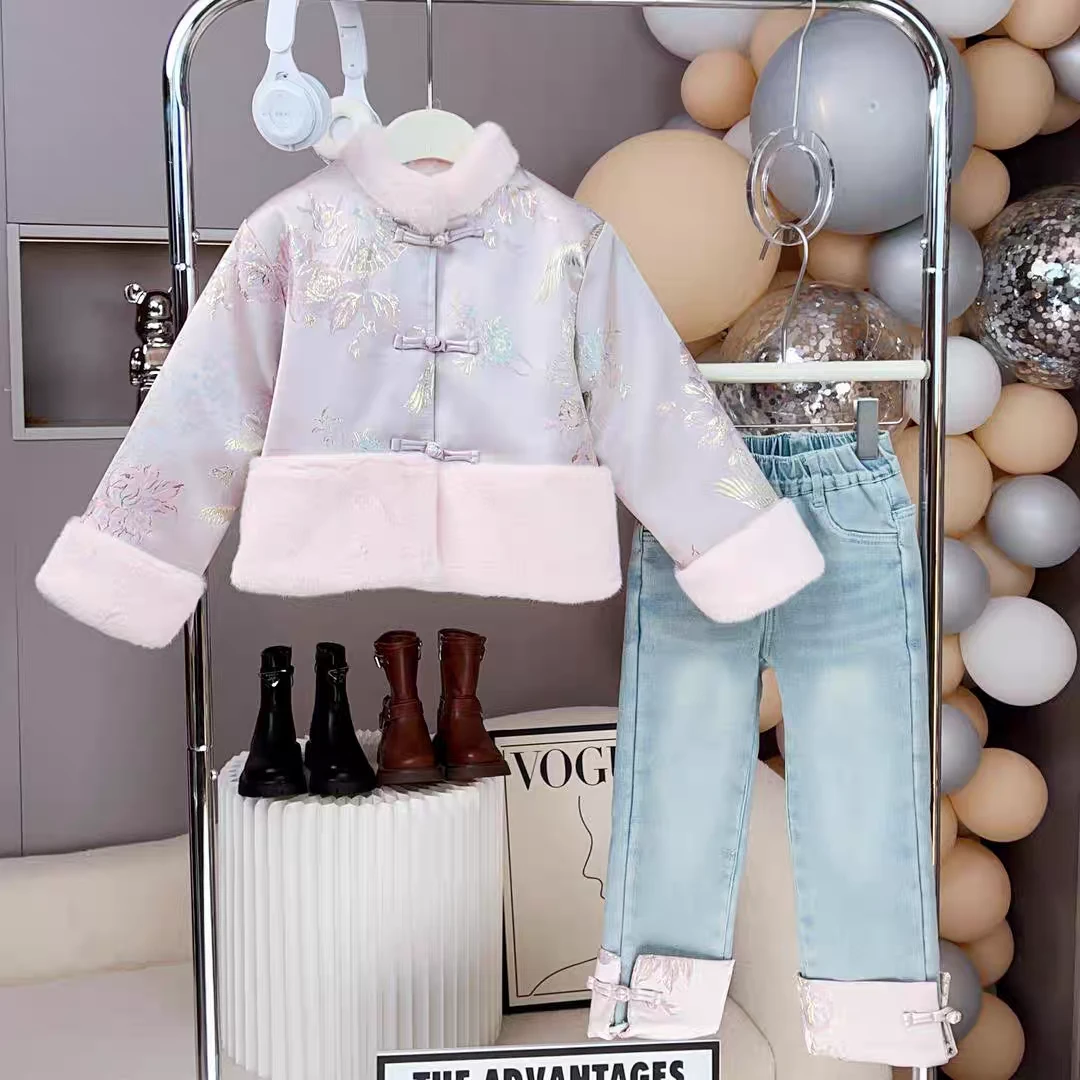 096中国风女童冬季新中式复古刺绣夹棉加厚毛毛拼接套装