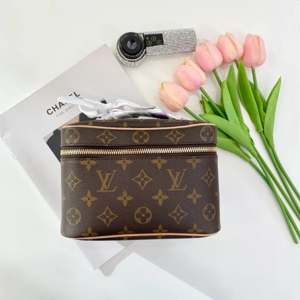 95新 LouisVuitton/路易威登 芯片款/nice 小号/手提化妆包/老花