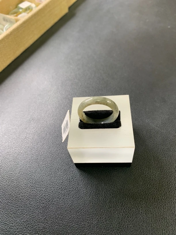 缅甸翡翠乌鸡戒指