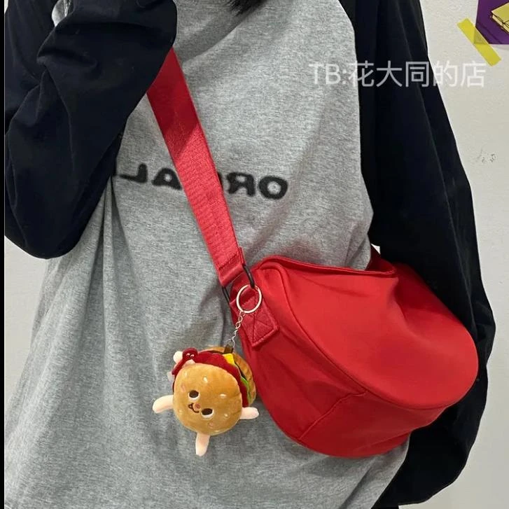 流行小包女2023新款潮红色斜挎包女休闲运动单肩包百搭饺子包H380