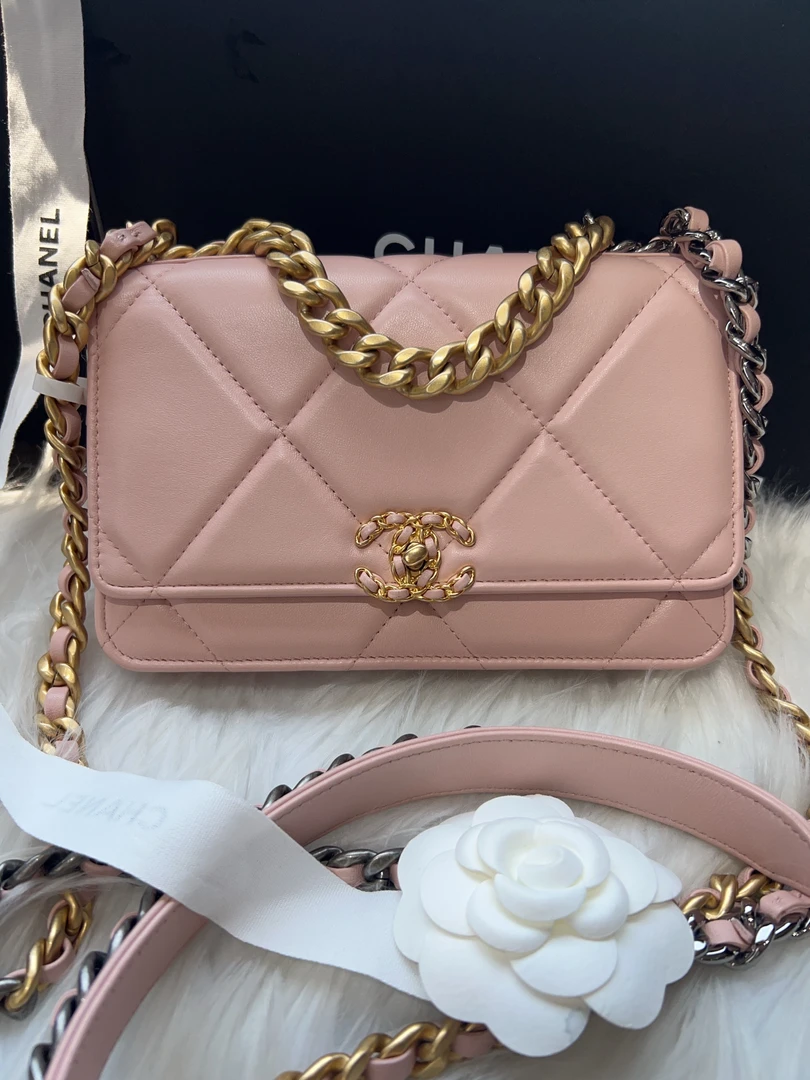 99新 Chanel/香奈儿 新款旋钮粉色19bag woc（芯片款）