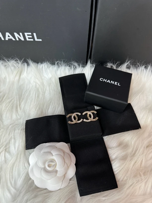 95新 Chanel/香奈儿 23p双c大logo镶钻耳钉(051)