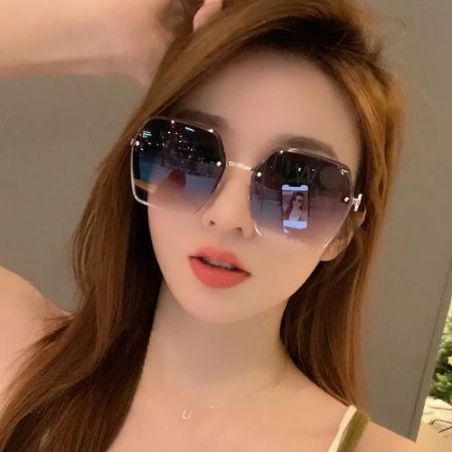 墨镜高级感ins夏女款防晒大脸显瘦无边框情侣太阳眼镜男开车专用