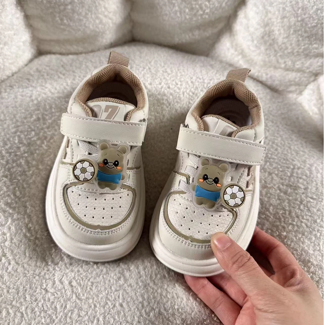 B6110儿童时尚百搭舒适运动学步板鞋