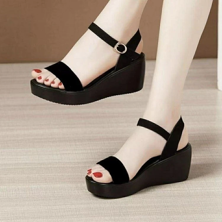 爆款真软皮凉鞋女夏季新款时尚外穿平底坡跟女鞋中高跟女士凉鞋子