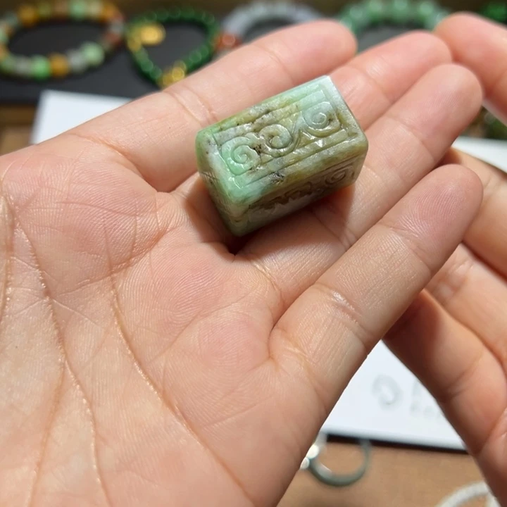 翡翠手串未镶嵌翡翠单珠