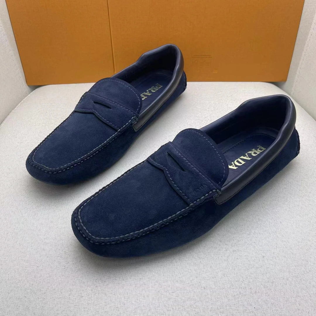 95新 Prada/普拉达 蓝色麂皮舒适时尚百搭软底豆豆鞋/40.5欧/96新