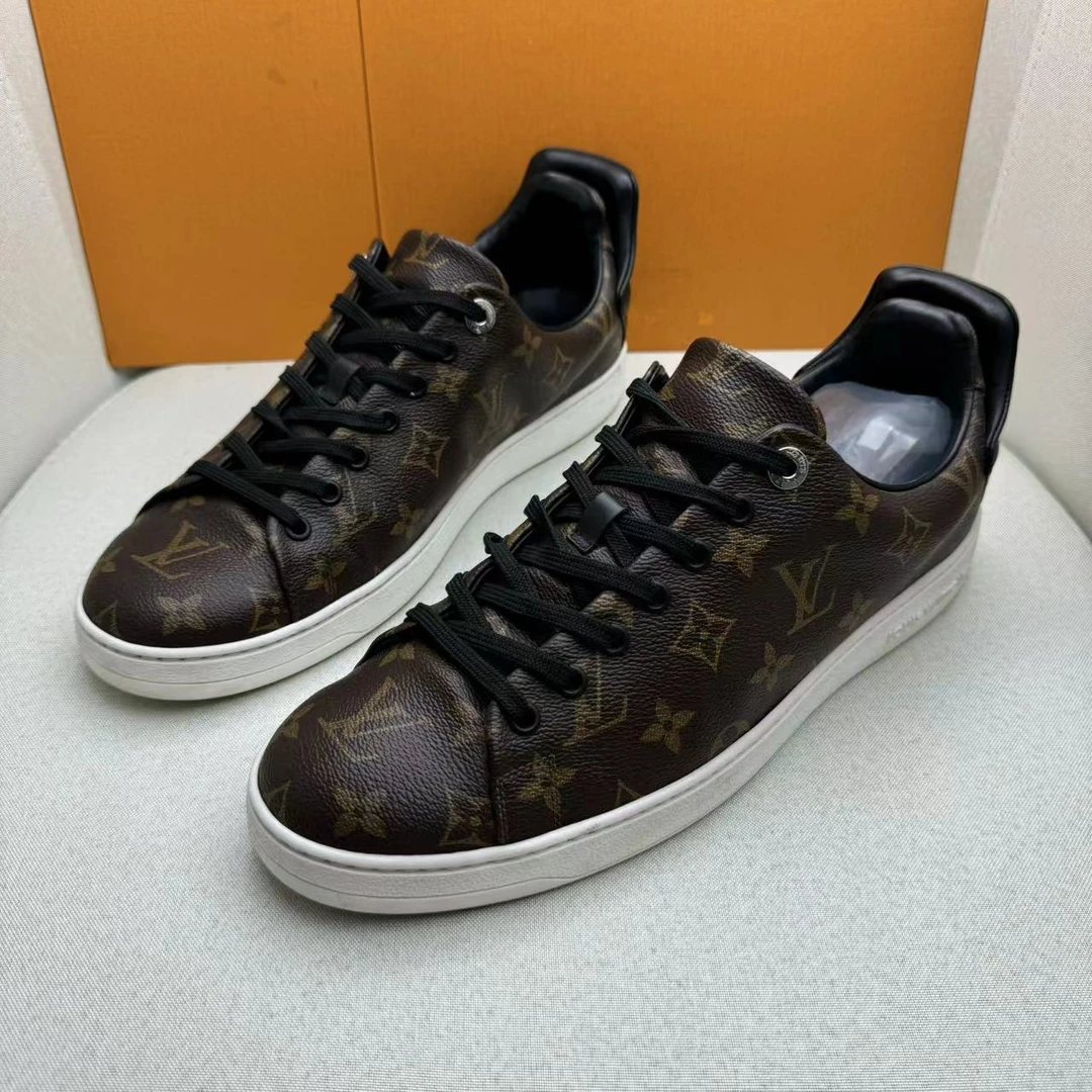 LouisVuitton/路易威登棕色老花加厚满印休闲百搭板鞋 42码/95新