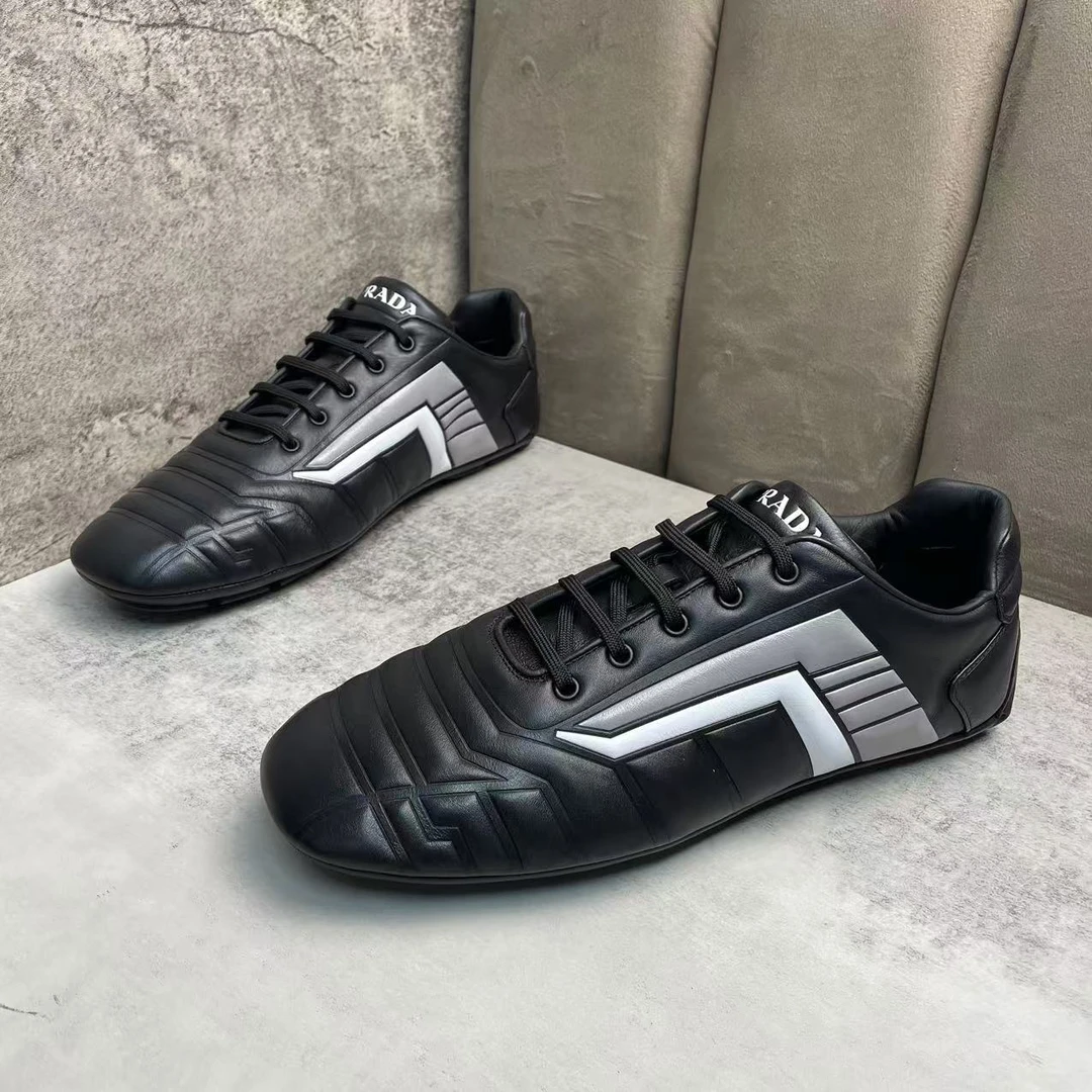 未使用 Prada/普拉达 黑色时尚百搭透气低帮休闲运动鞋 43码/全新