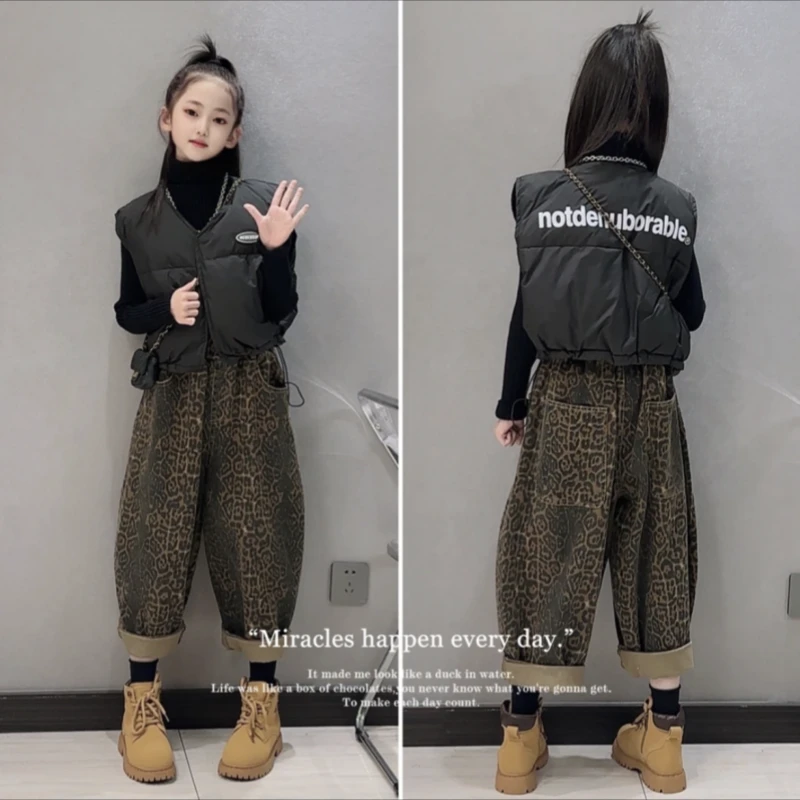 儿童羽绒马甲2024秋冬女童坎肩背心外穿豹纹裤百搭高领毛衣