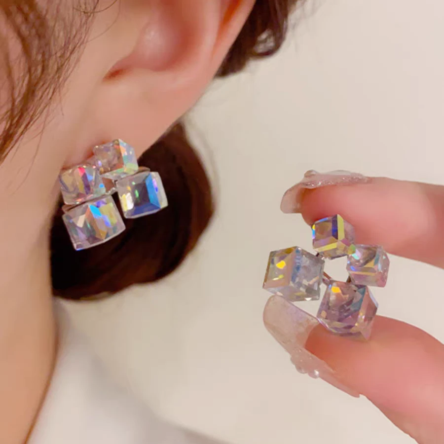 铜合金仿水晶耳饰 轻奢高级耳环2024新款气质耳钉 方糖水晶耳饰女