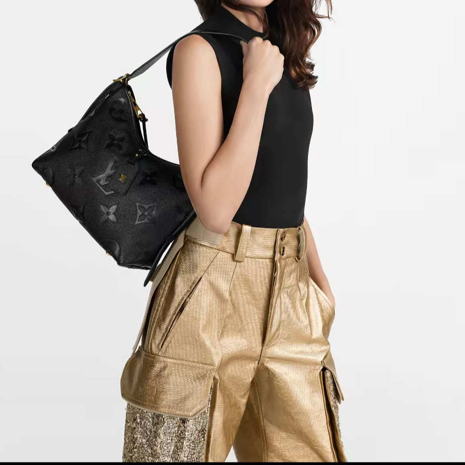 全新未使用 LouisVuitton/路易威登 国现Carryall小号黑肩包百搭