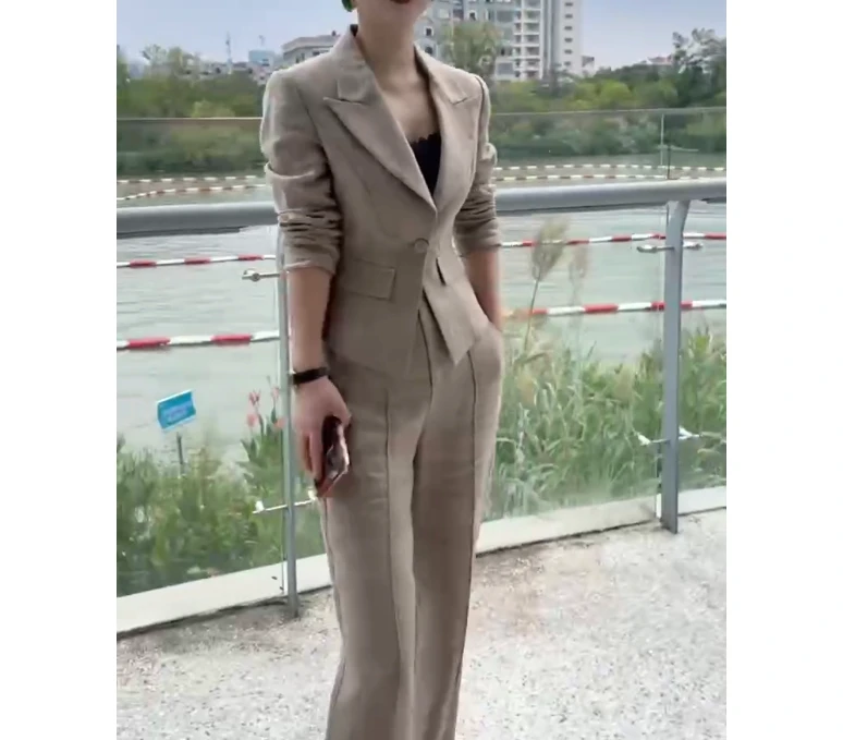 2024秋季新款女装网红气质小香风韩版时尚西服两件套曦晨