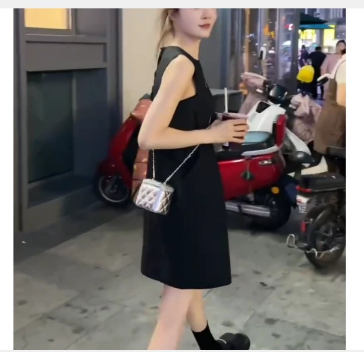 2024夏季新款女装网红气质修身百搭洋气连衣裙小个子纯色女