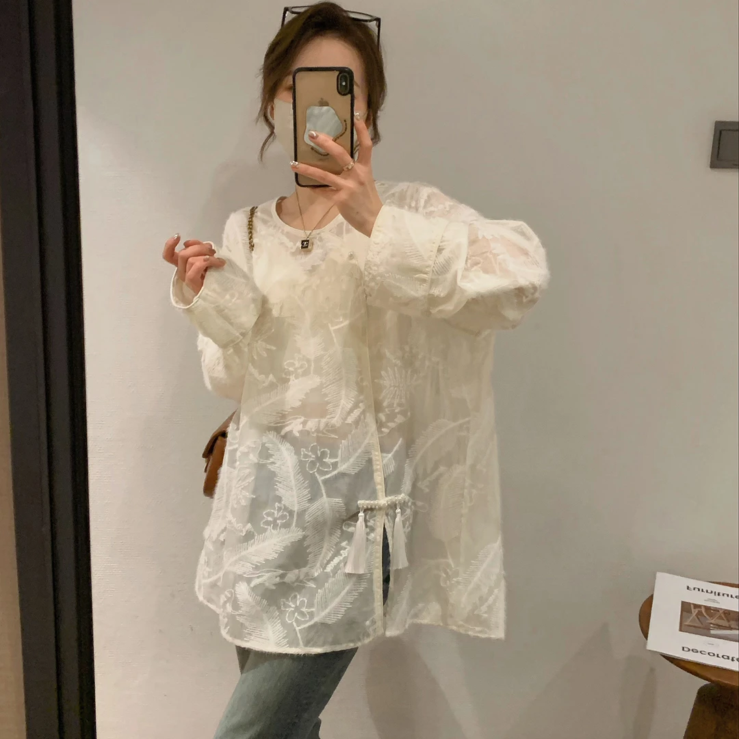 春秋新款中国风中式刺绣衬衫小众大码宽松防晒衫中长款蕾丝上衣女