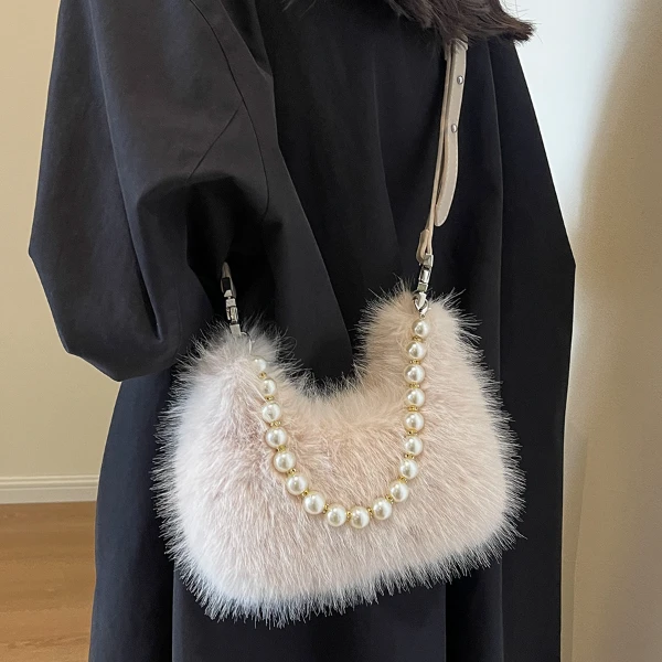 毛绒珍珠小包包女2024新款手提毛毛包时尚洋气个性百搭松绒系穿搭