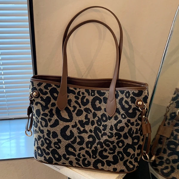 今年流行大包包女2024新款时尚豹纹托特包大容量通勤单肩包购物袋