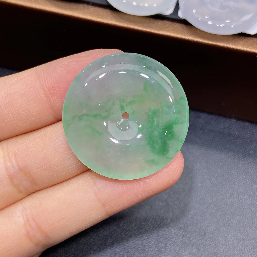 缅甸天然A货翡翠，正冰种飘满绿花平安扣吊坠，精美精美精致百搭款L