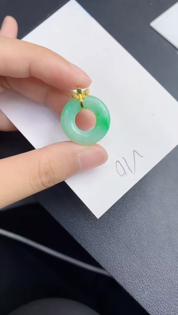 【闪购商品】翡翠颈饰18K金镶嵌0000000000