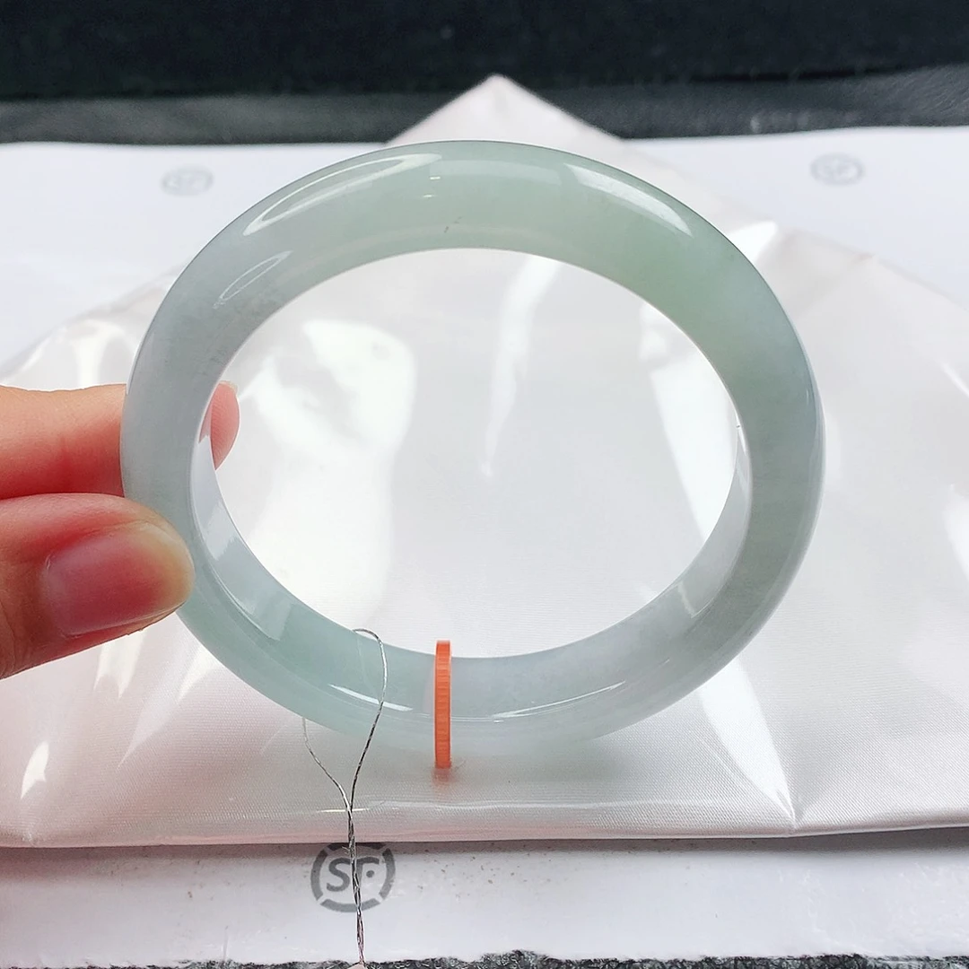 翡翠手镯未镶嵌59圈口