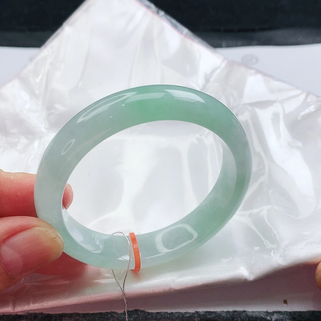 翡翠手镯未镶嵌天然翡翠手镯