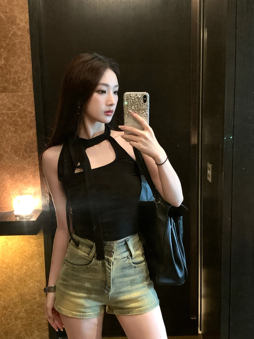 DS【ABG小辣椒】取向拿捏！ 都市姐姐风设计感不规则挂脖飘带上衣