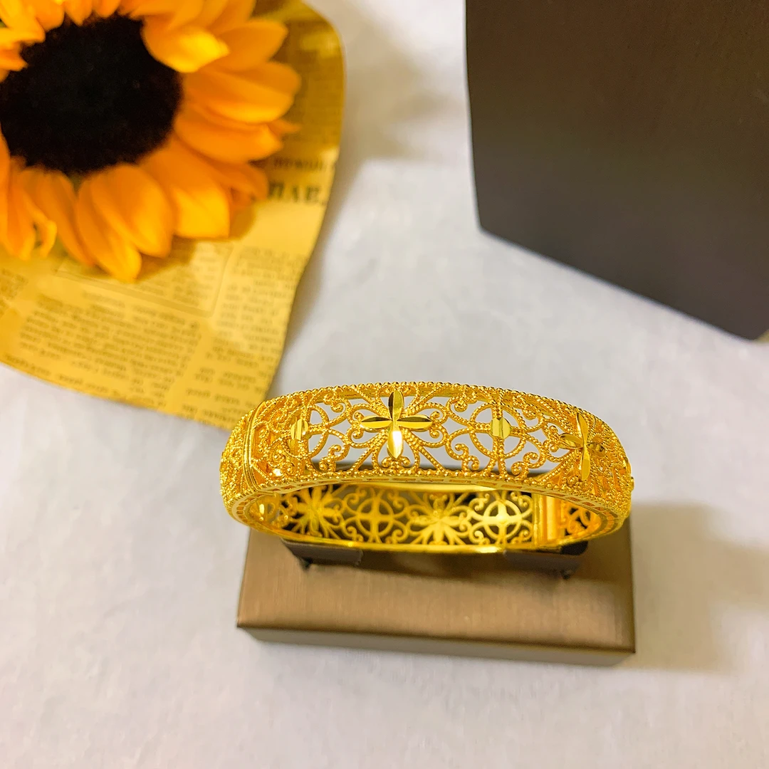 钛钢手镯 四叶草镂空手镯1066