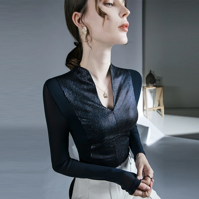 设计感复古气质上衣春秋新款内搭打底衫女性感网纱拼接长袖小衫