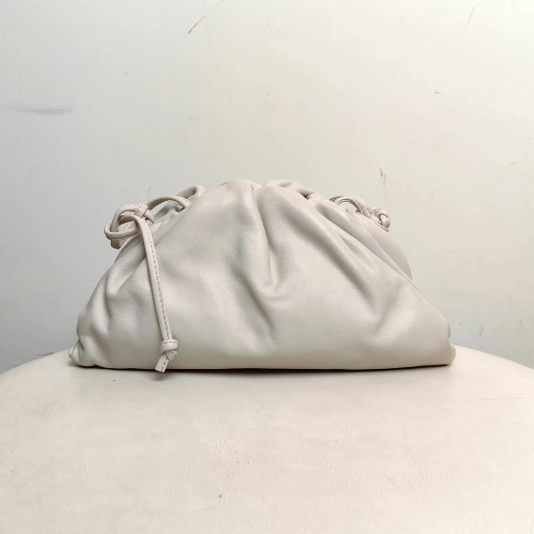 95新 BOTTEGA VENETA/葆蝶家 安洁利严选云朵包/V926002