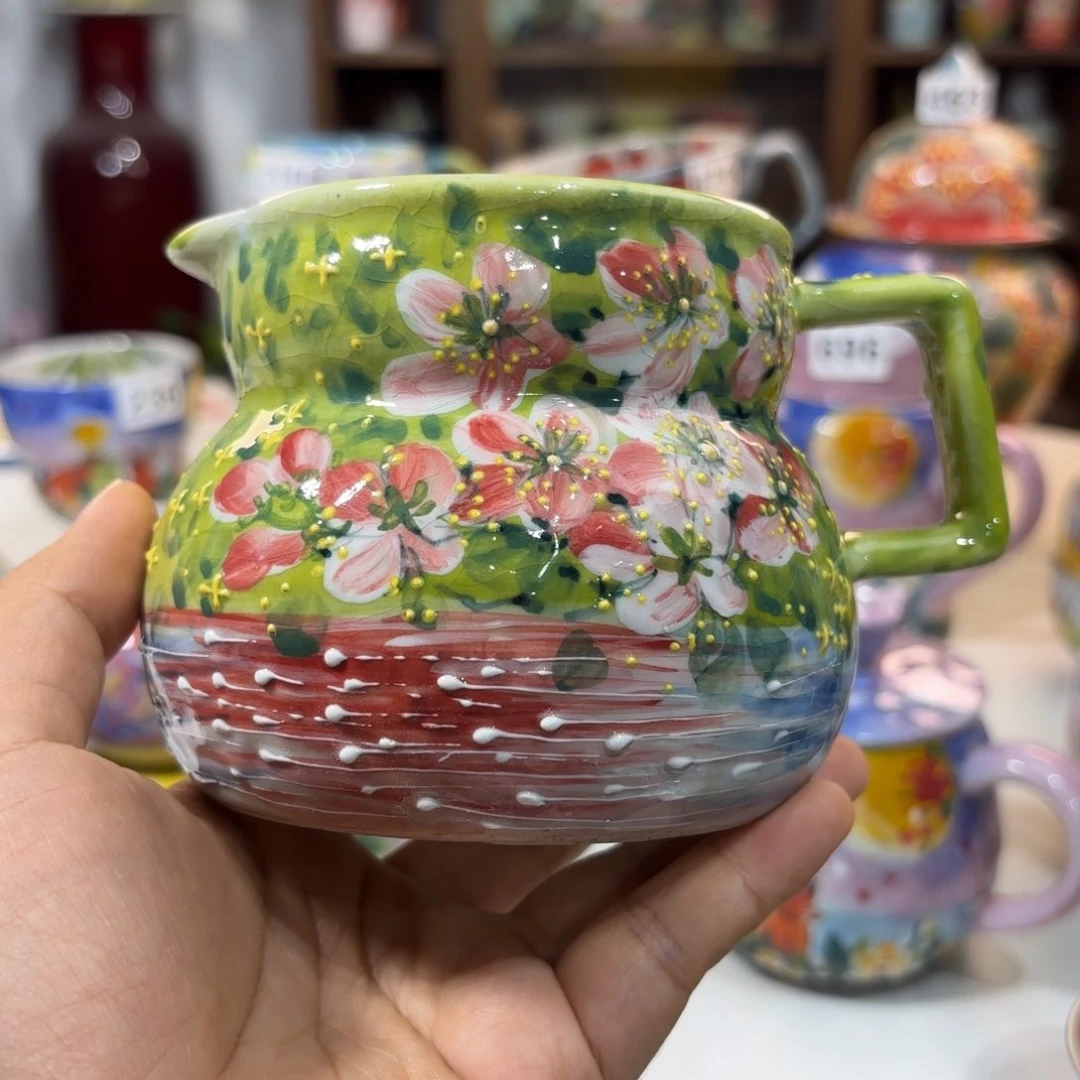 瓷片兔兔的表情真的好可爱