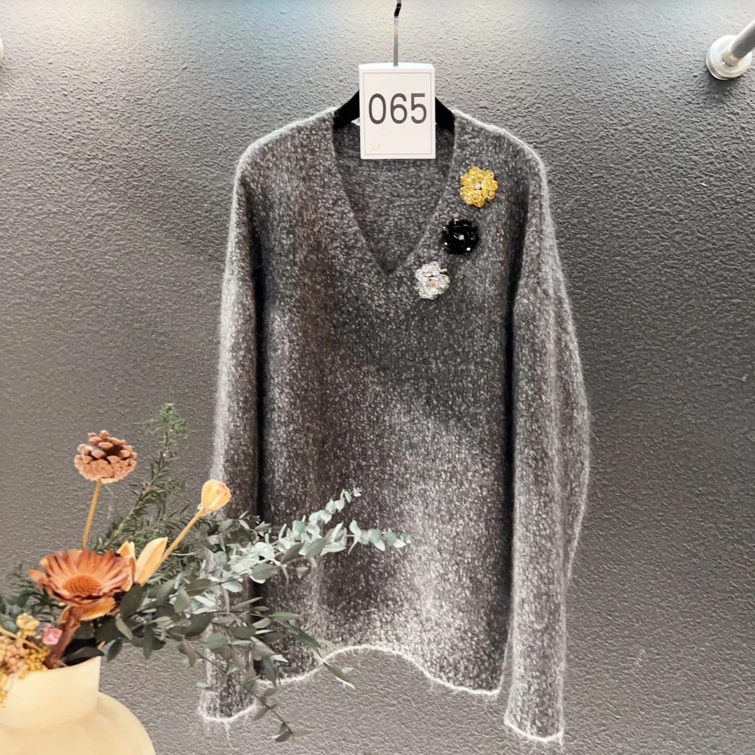 高端定制065 重工镶花V领毛衣