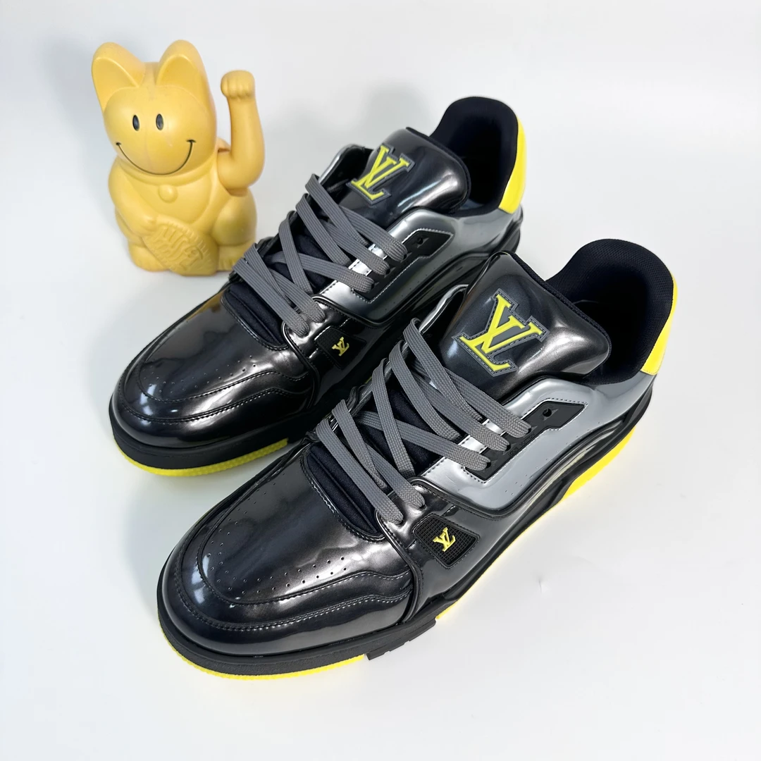 Lv/44码/黑黄蝙蝠侠Trainer板鞋/99新