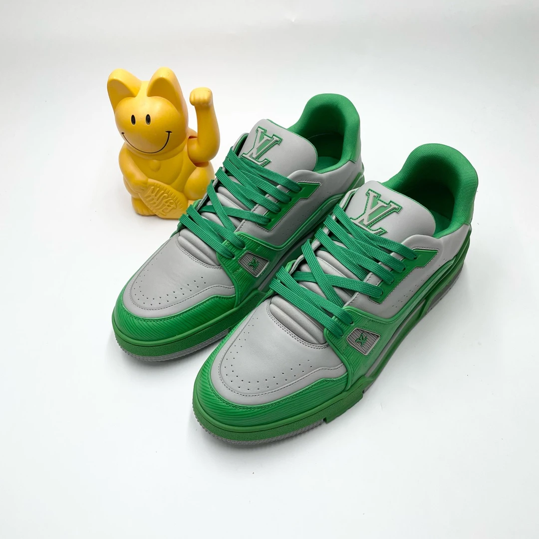 Lv/43码/灰绿条纹Traine板鞋/98新