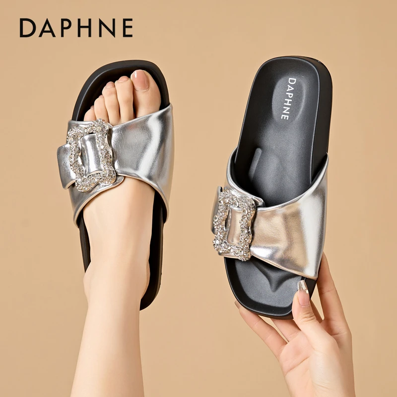 达芙妮厚底拖鞋女夏季外穿2024新款方扣软底一字拖休闲百搭沙滩鞋