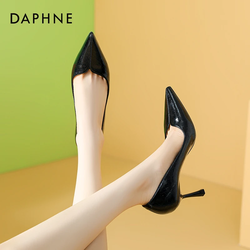 达芙妮黑色细跟浅口高跟鞋2024年尖头时尚办公室OL职业女包头单鞋