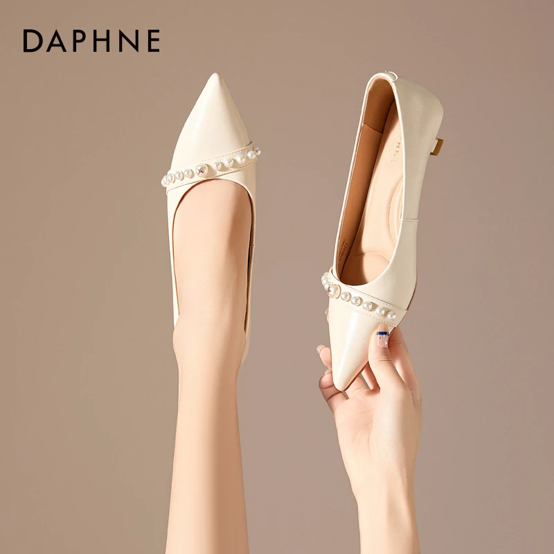 达芙妮法式尖头珍珠低跟浅口高跟鞋2024气质百搭软底OL职业单鞋