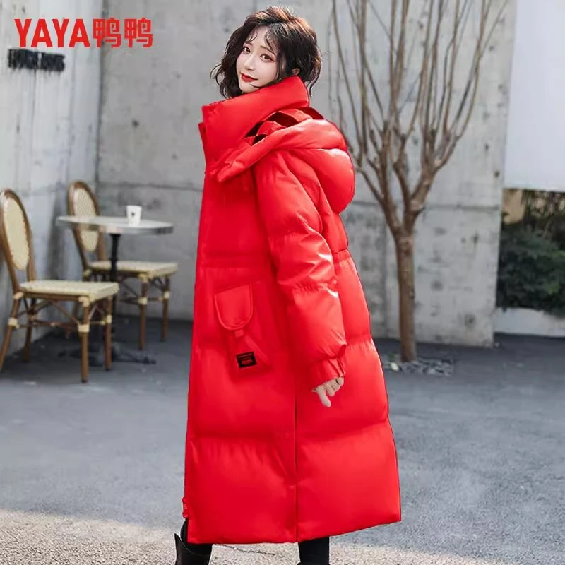 YAYA/鸭鸭长款羽绒服女红色本命年2024年新款韩版时尚品牌外套HY