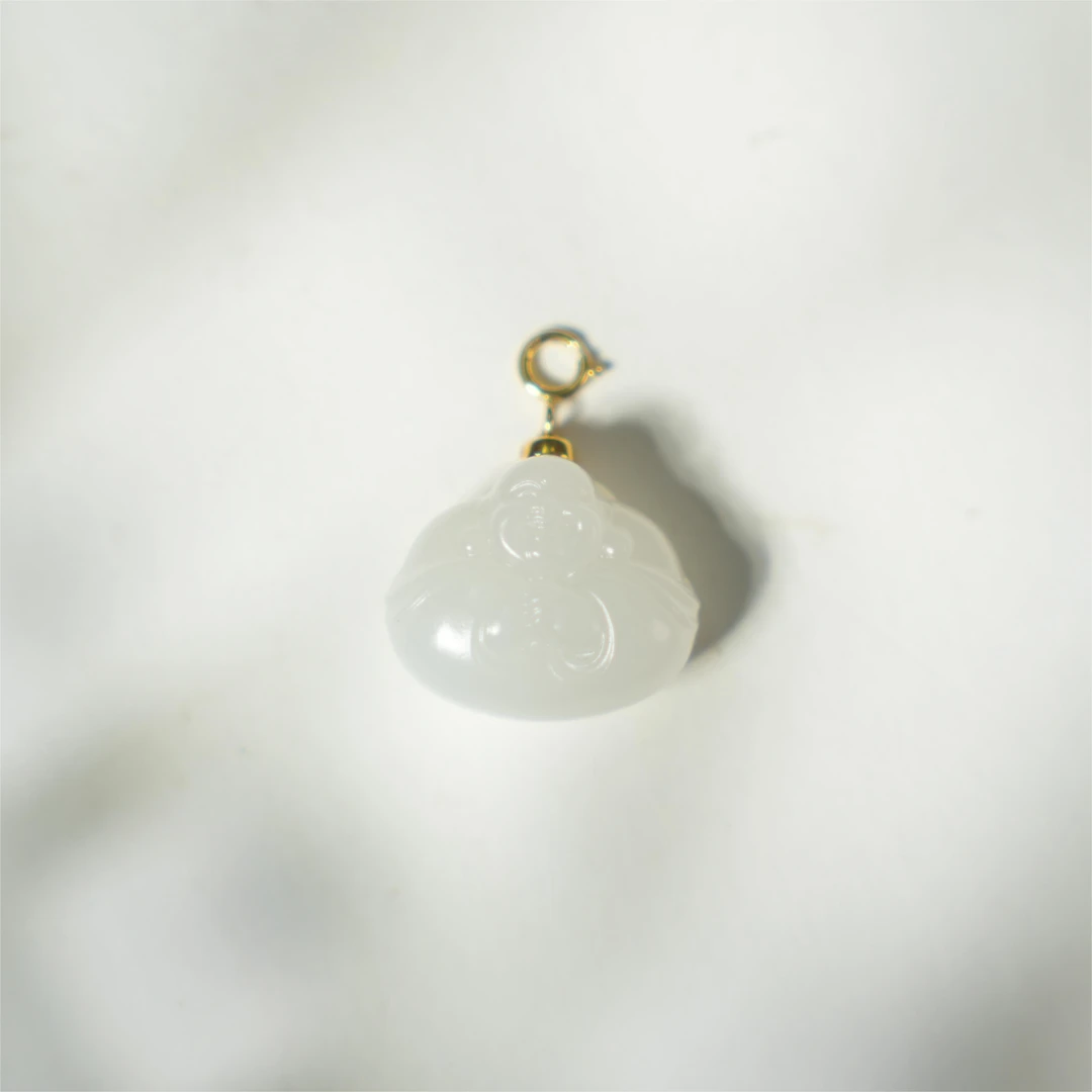 凝烟-天然和田玉抱抱佛18K金吊坠