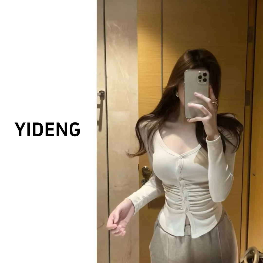 时尚简约百搭心动韩女领显胸纽扣长袖修身打底衫内搭上衣