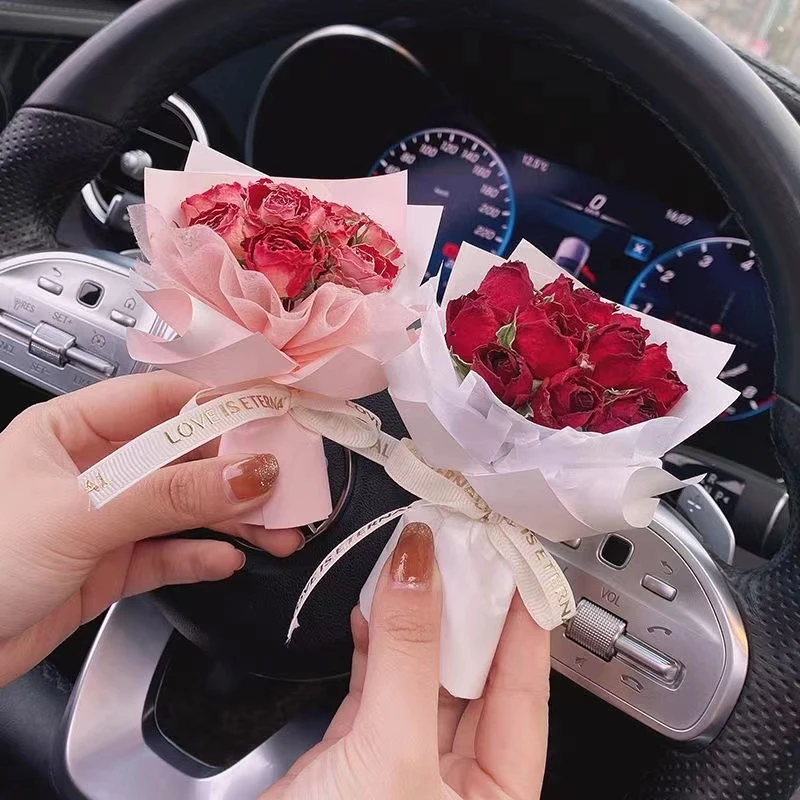 迷你小花束干花永生花创意情人节礼物车载出风口装饰摆件高档轻奢