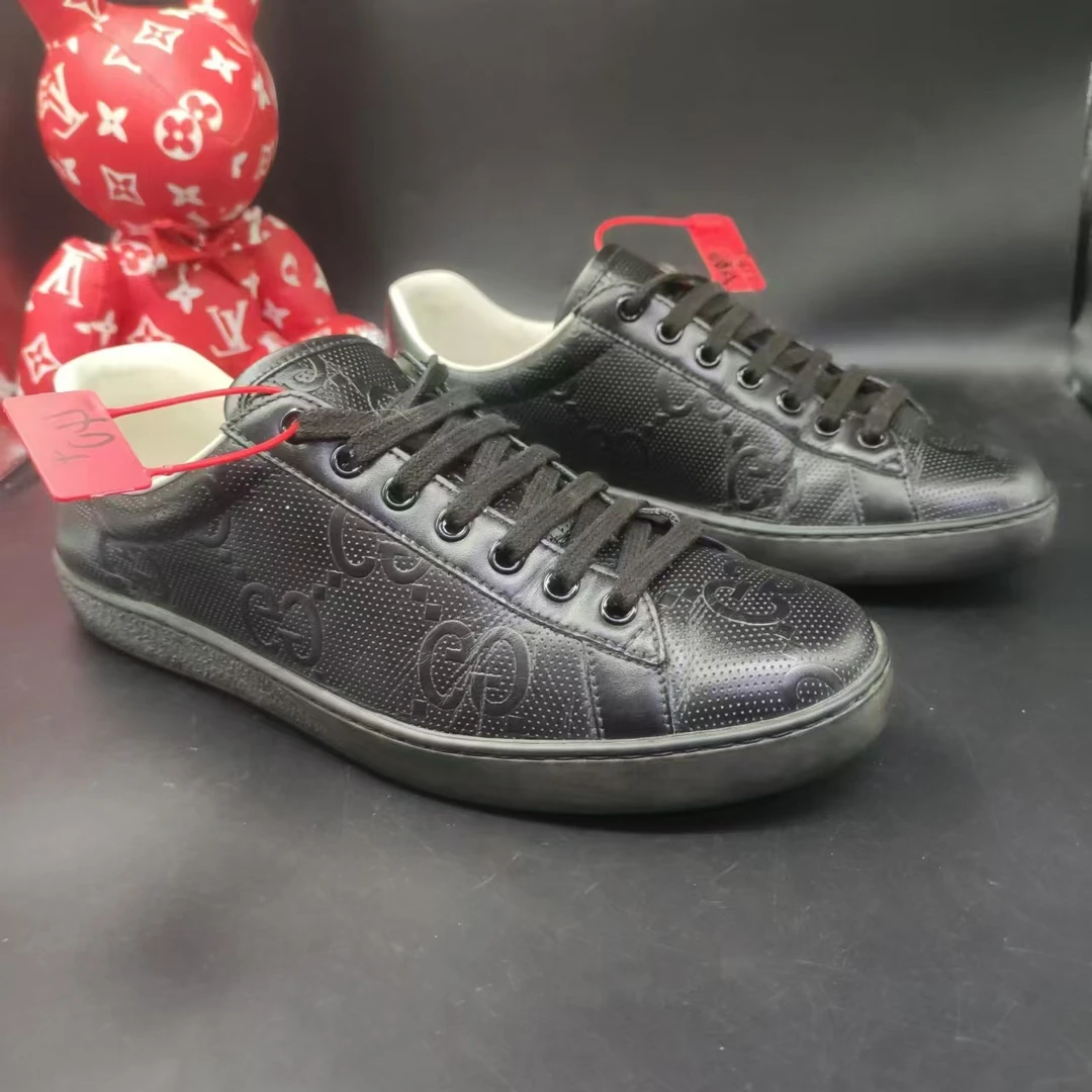 【147折扣】古驰/GUCCI 40.5欧码 男士黑色双G印花休闲时尚板鞋147