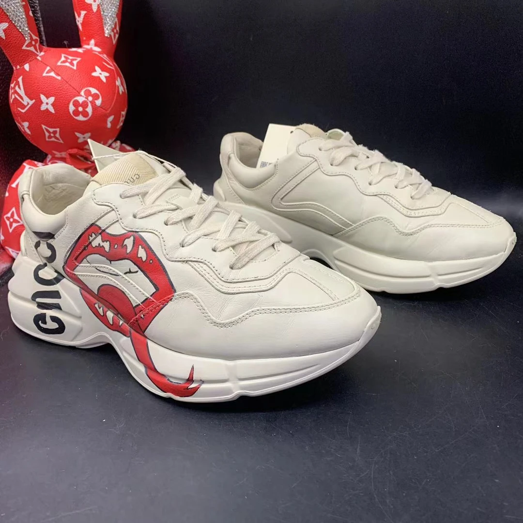 【二奢特惠】GUCCI/古驰 39.5欧码男士时尚米白色红唇厚底老爹鞋ddm