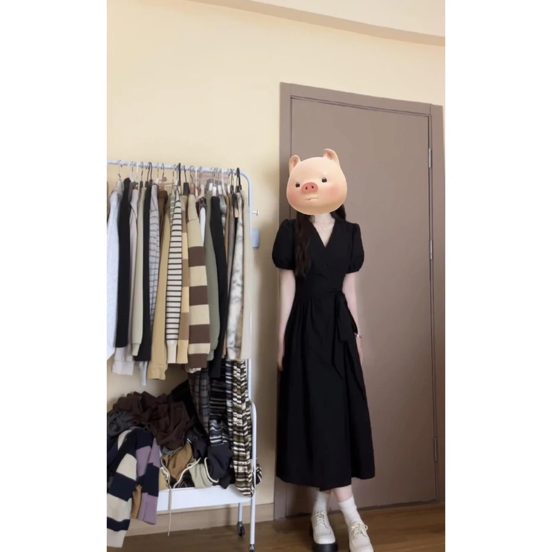 大码法式高级感黑色一片式连衣裙子夏季显瘦赫本风绑带收腰