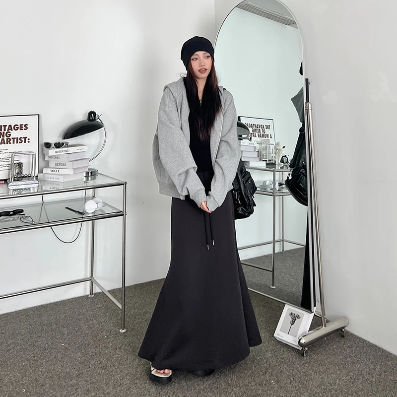 2024秋季新款辣妹半身裙女设计感修身显瘦鱼尾包臀裙长款深灰色裙