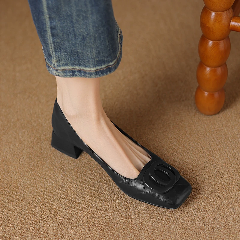 2024夏季时尚百搭手工真皮方头粗跟低跟锁扣浅口女士软底单鞋
