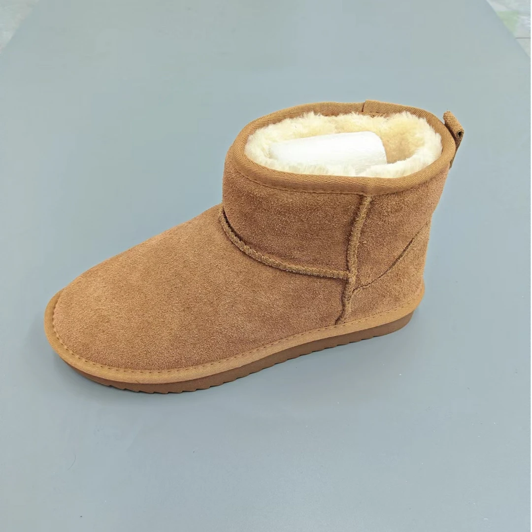 新款秋冬女鞋潮流百搭时尚筒靴真皮女靴加绒保暖短筒雪地靴AP53