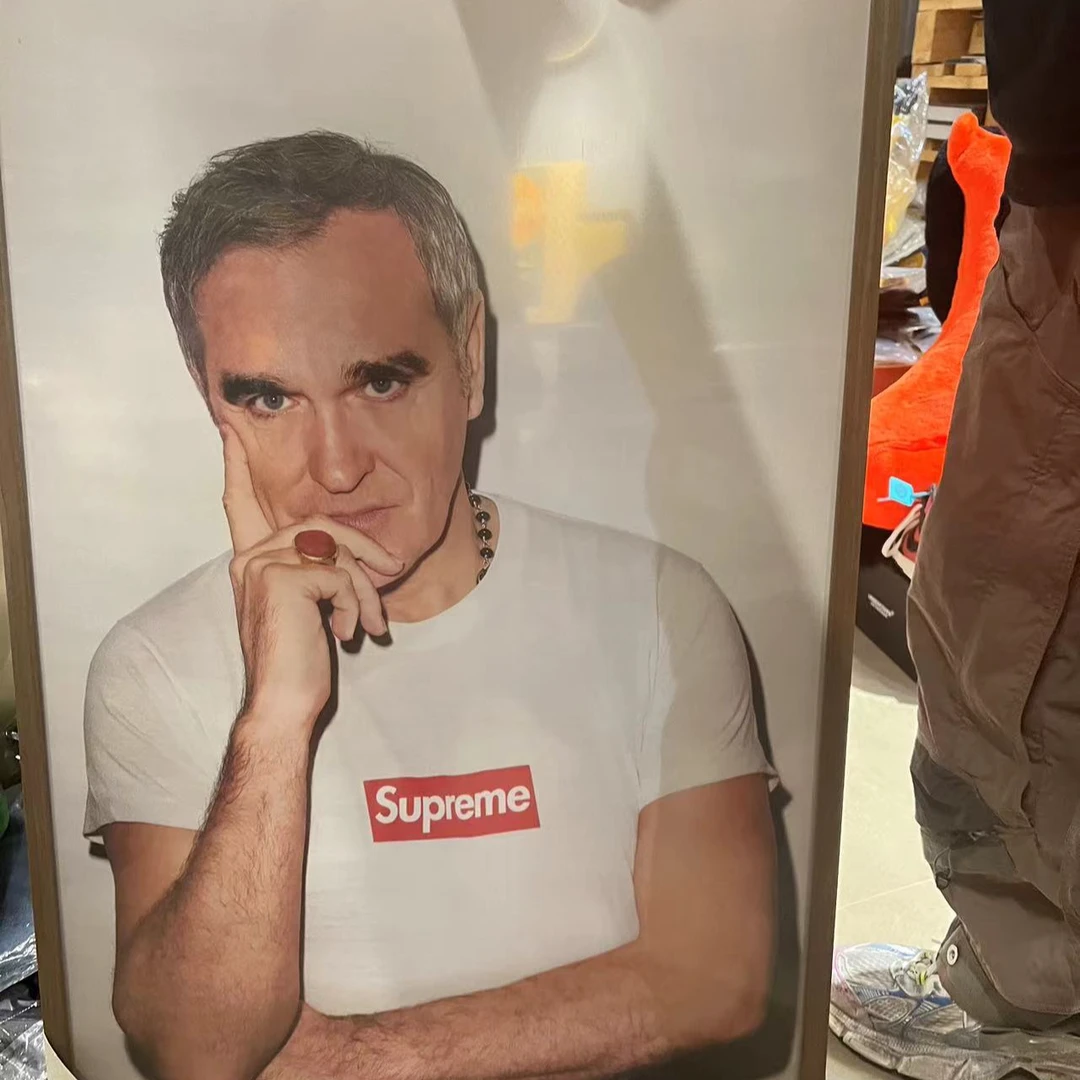【山哥ALIVE】supreme海报 带框 一个 潮流玩具