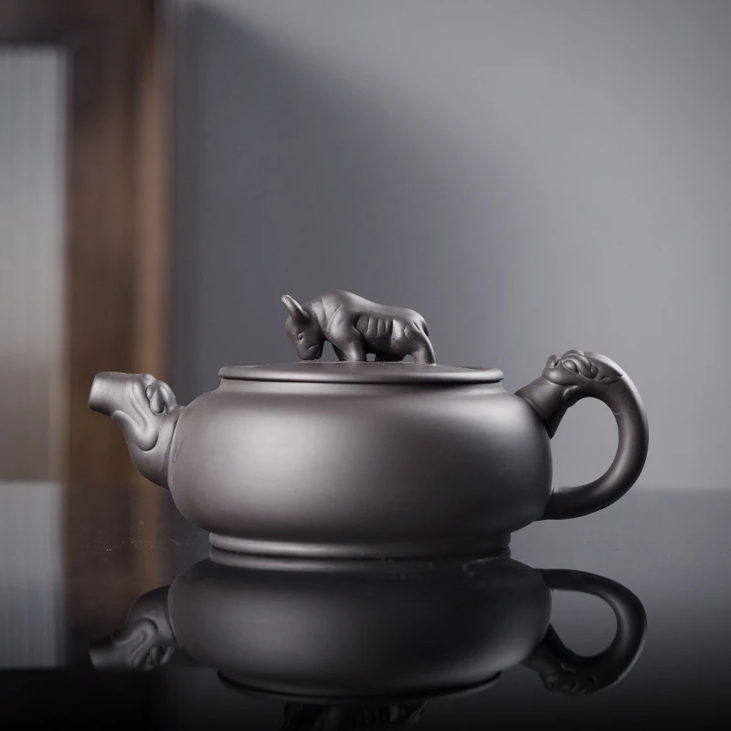 紫砂 牛转乾坤泡茶壶