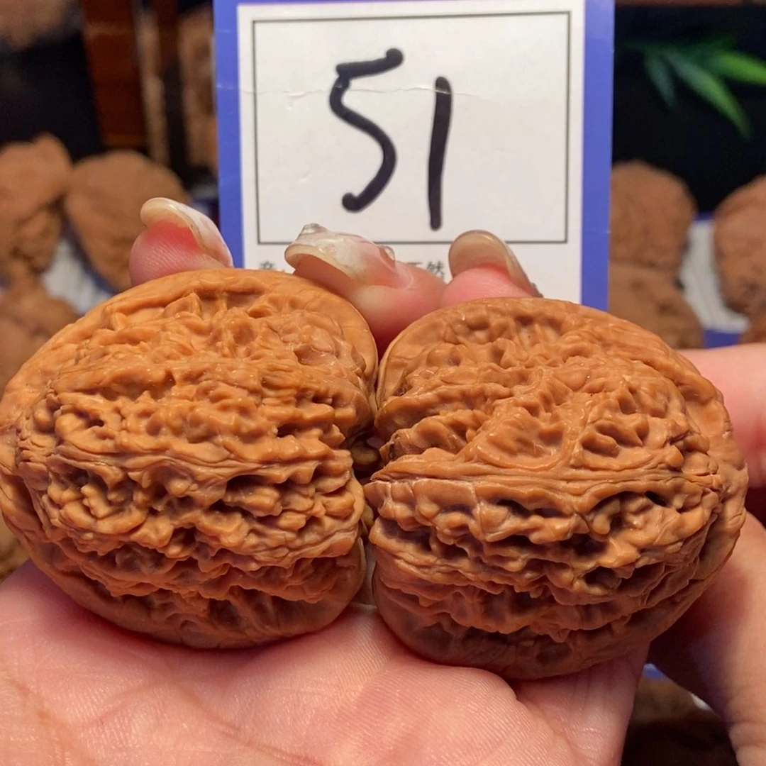 文玩核桃把件倚***雨51号南疆石